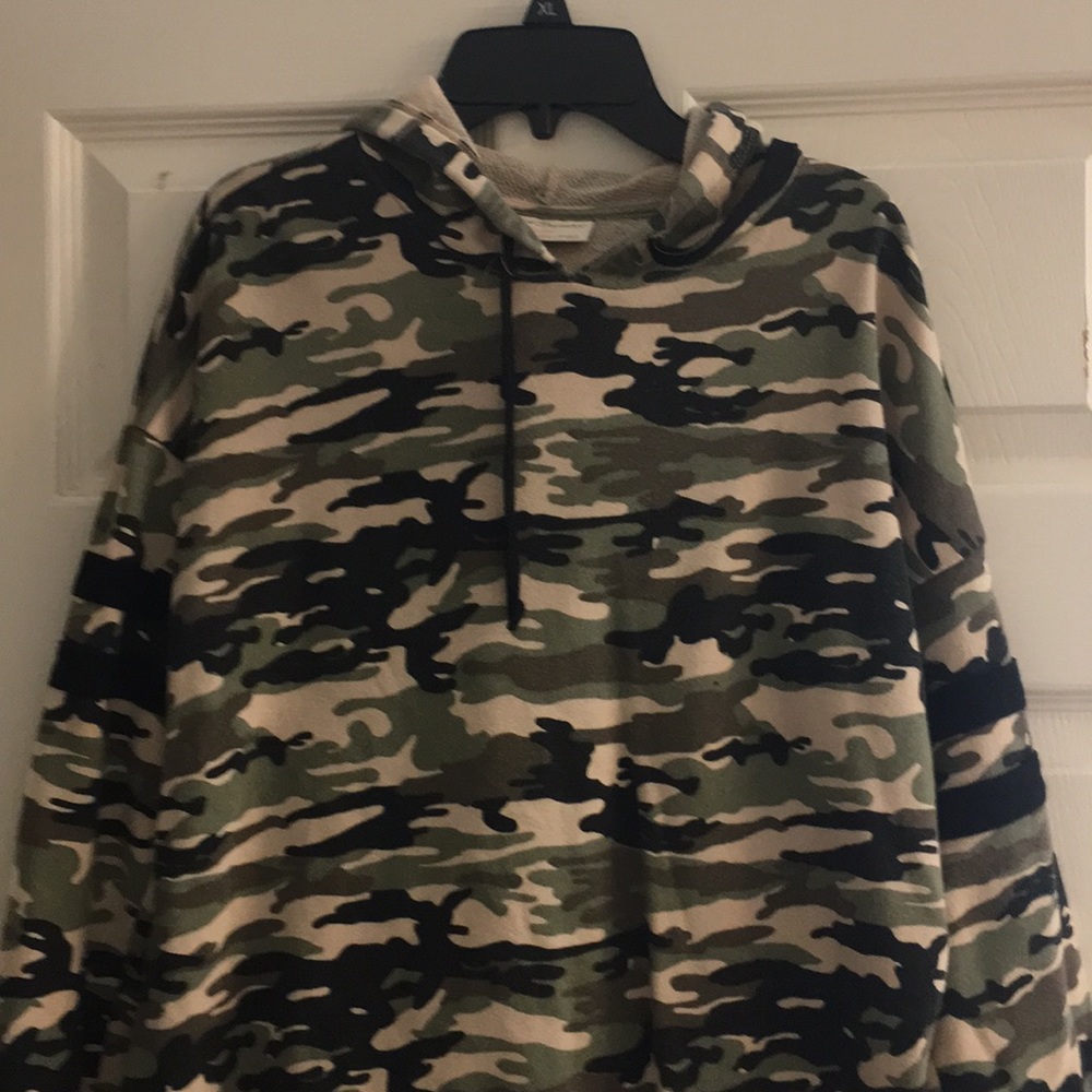 Camo sweatshirt